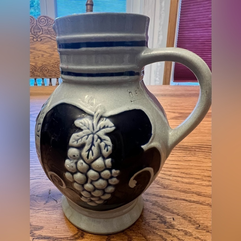 Trink Aus Stein Wine Pitcher Den Edlen Wein German Pottery 1 liter Gray Blue